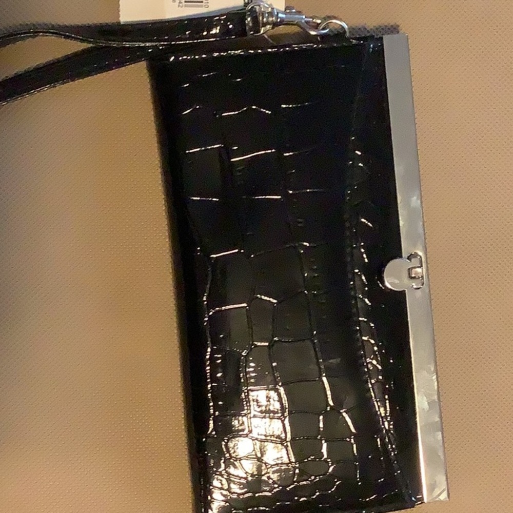Black wristlet